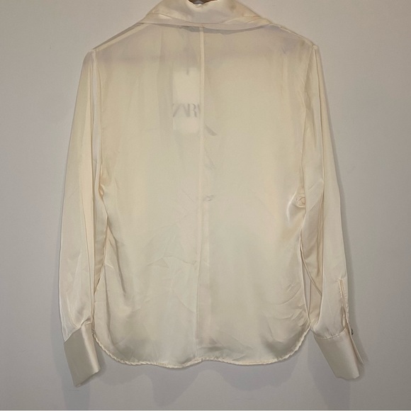 NWT Zara Silk Like Cream Button Up Blouse Women’s Large Jeweled Pearl Buttons - Picture 4 of 9